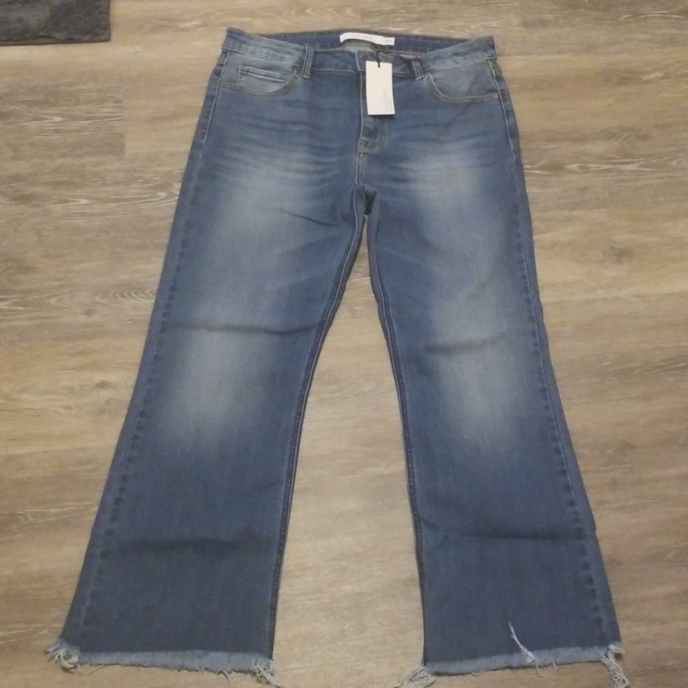 Disclosed (CJLA) Mid Rise Cropped Boot Jeans